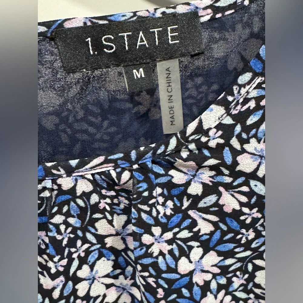 1.STATE Puff Sleeve Blue Floral Print Crew Neck Blouse Medium - Picture 4 of 6